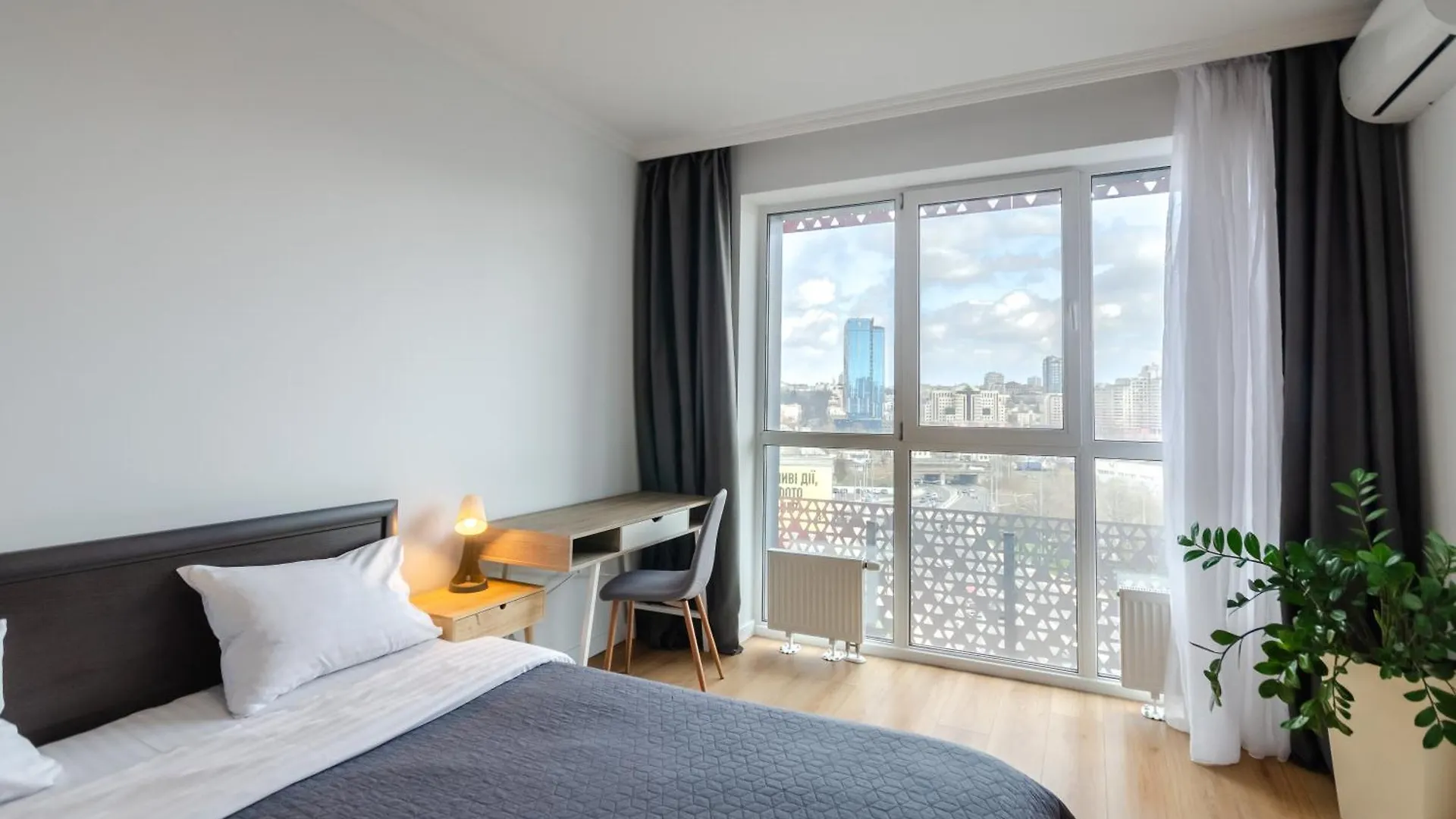 Petrovdom Apartment 7-27 In Rc Kvartet, 16Г Vasyl Lypkivskyi Street Kyiv