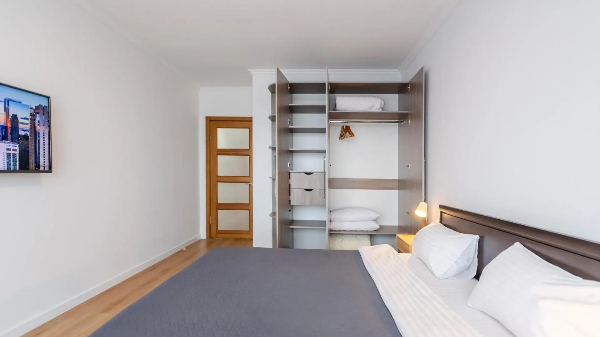 Petrovdom Apartment 7-27 In Rc Kvartet, 16Г Vasyl Lypkivskyi Street Kyiv 0*,  Ukraine