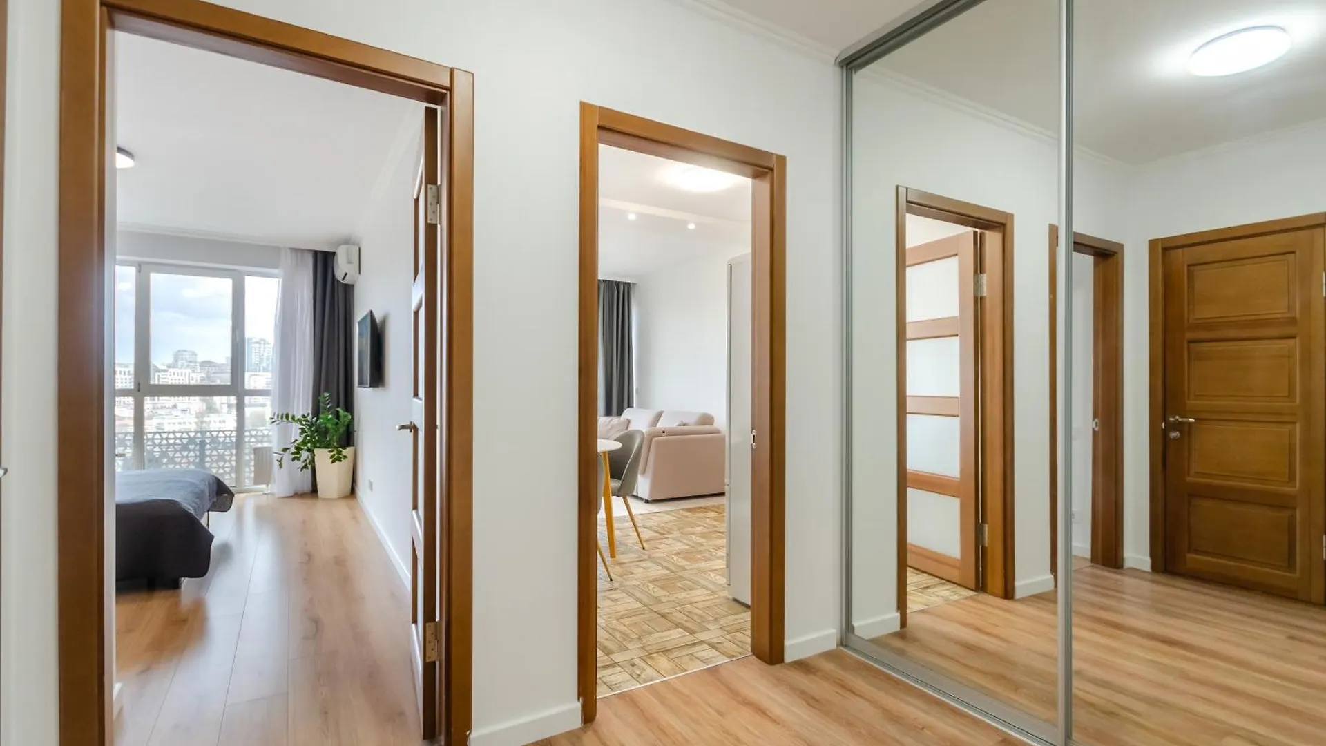 Petrovdom Apartment 7-27 In Rc Kvartet, 16Г Vasyl Lypkivskyi Street Kyiv 0*,