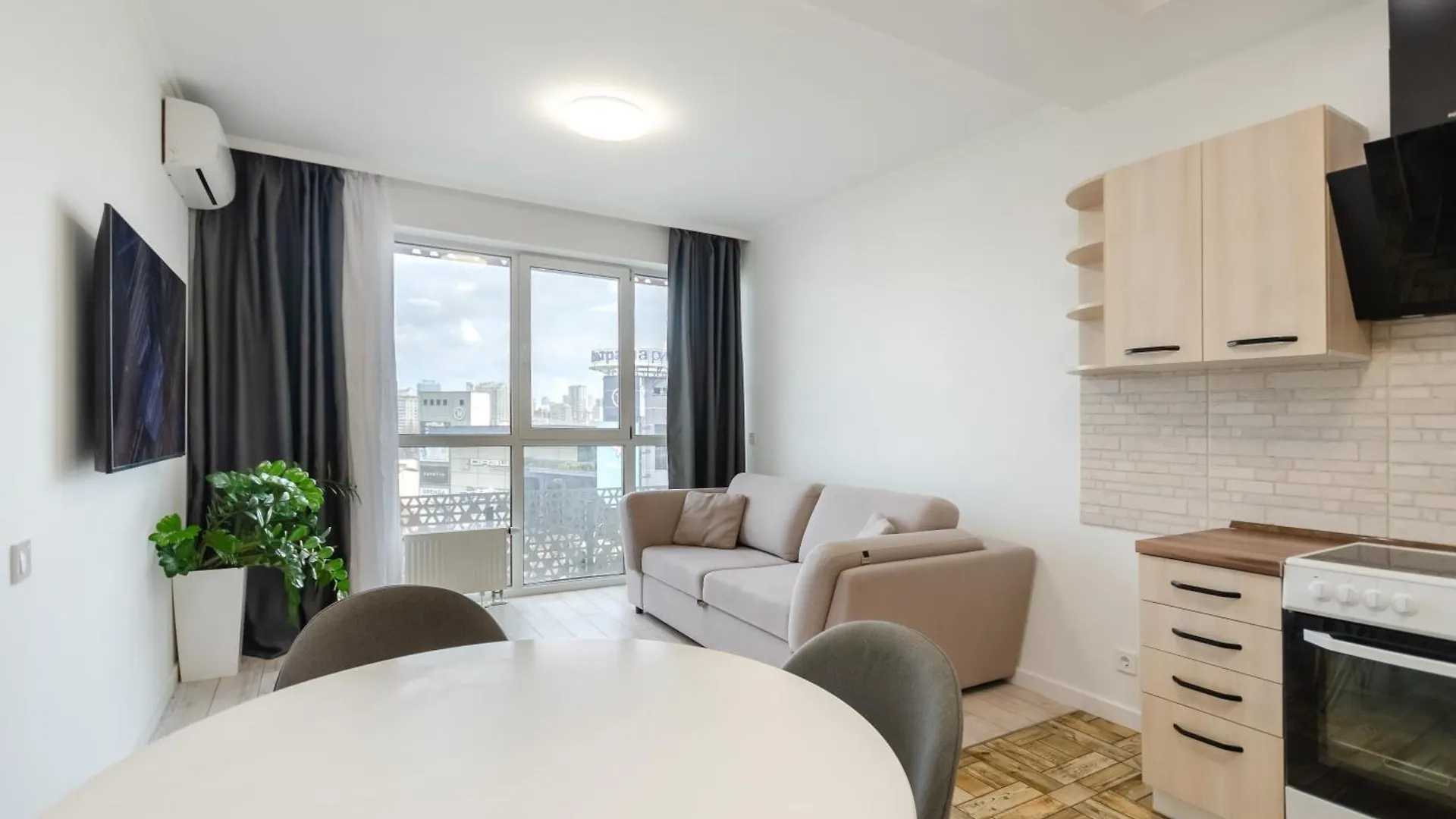 Petrovdom Apartment 7-27 In Rc Kvartet, 16Г Vasyl Lypkivskyi Street Kyiv
