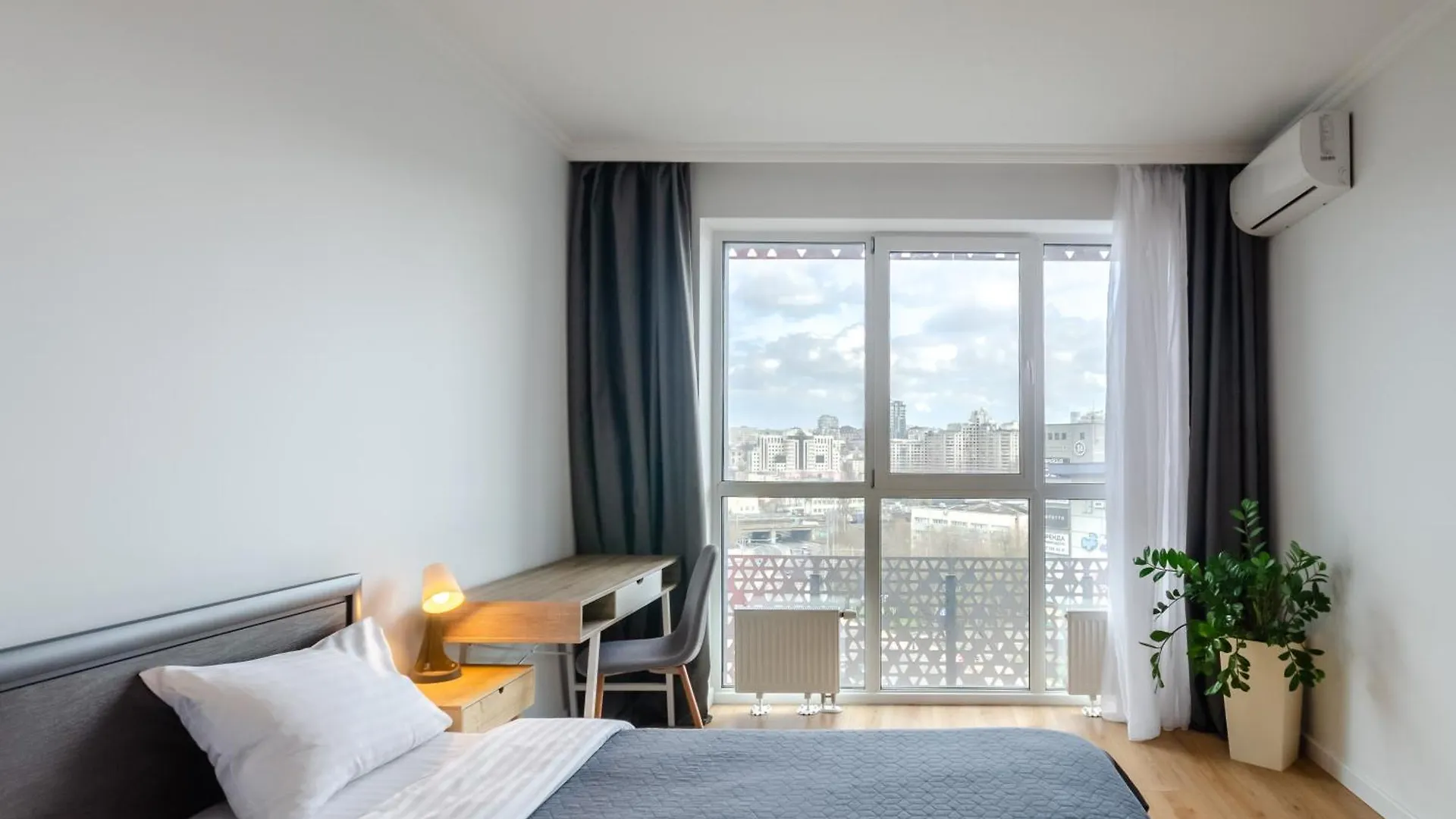 Petrovdom Apartment 7-27 In Rc Kvartet, 16Г Vasyl Lypkivskyi Street Kyiv
