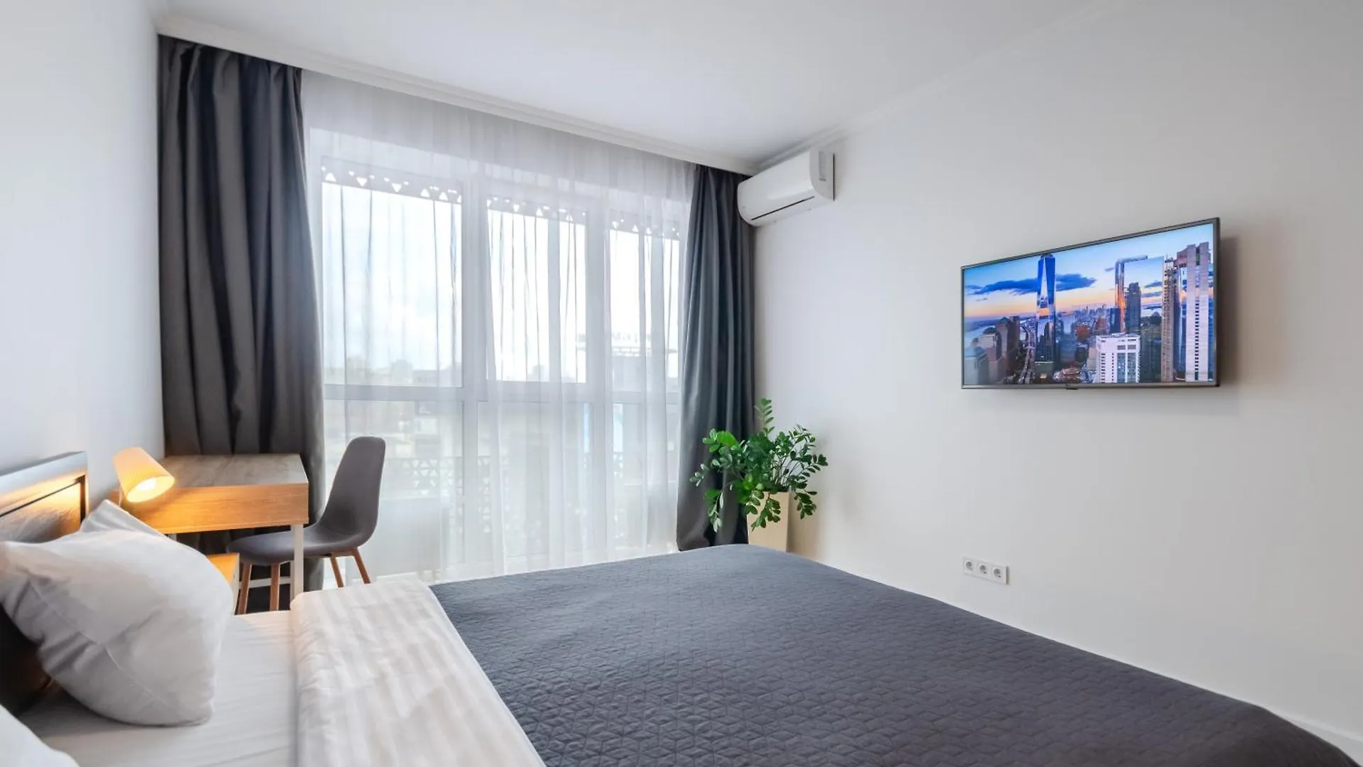 Petrovdom Apartment 7-27 In Rc Kvartet, 16Г Vasyl Lypkivskyi Street Kyiv 0*,