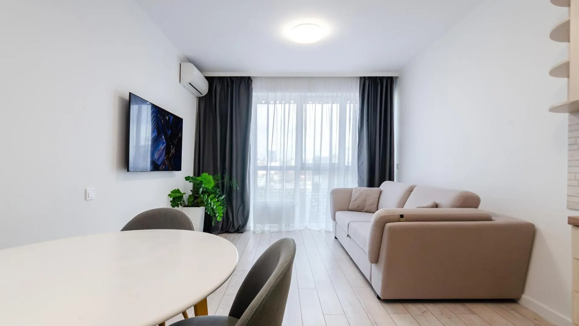 Petrovdom Apartment 7-27 In Rc Kvartet, 16Г Vasyl Lypkivskyi Street Kyiv
