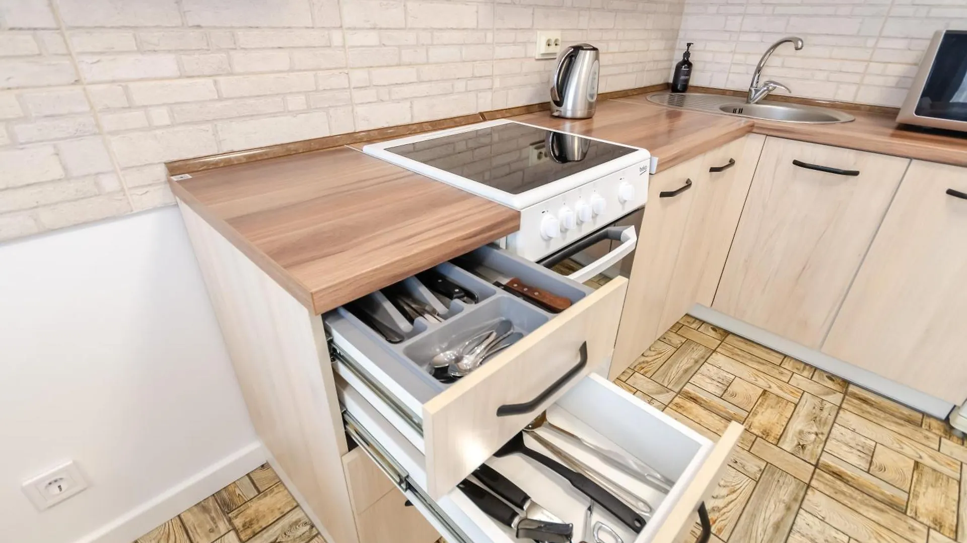 Petrovdom Apartment 7-27 In Rc Kvartet, 16Г Vasyl Lypkivskyi Street Kyiv