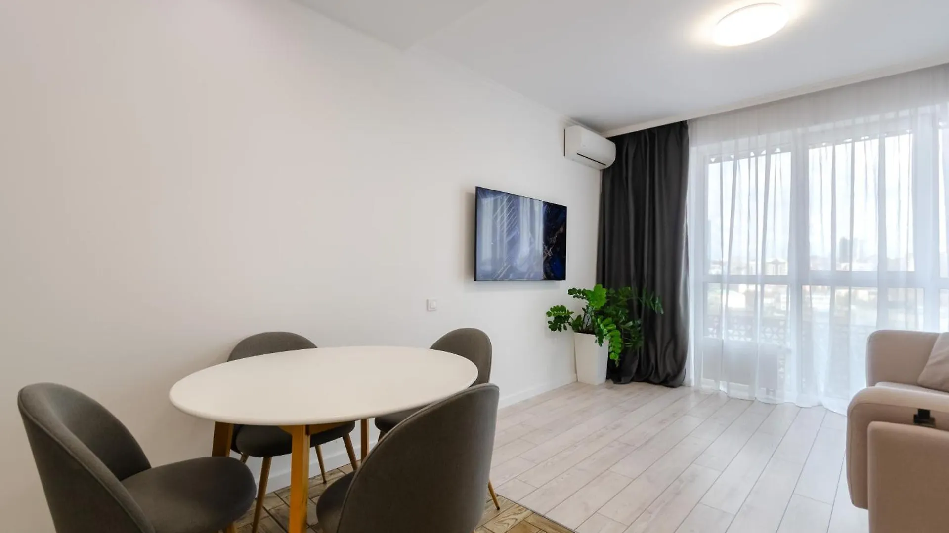 Petrovdom Apartment 7-27 In Rc Kvartet, 16Г Vasyl Lypkivskyi Street Kyiv