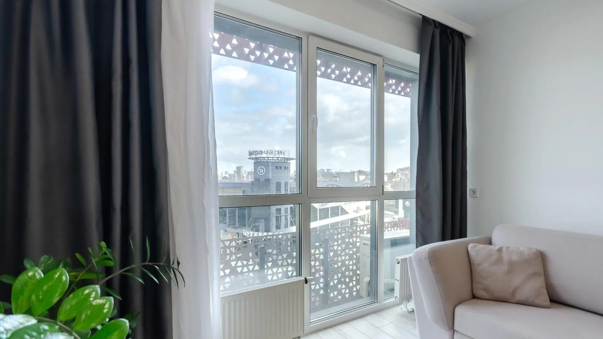 Petrovdom Apartment 7-27 In Rc Kvartet, 16Г Vasyl Lypkivskyi Street Kyiv Ukraine
